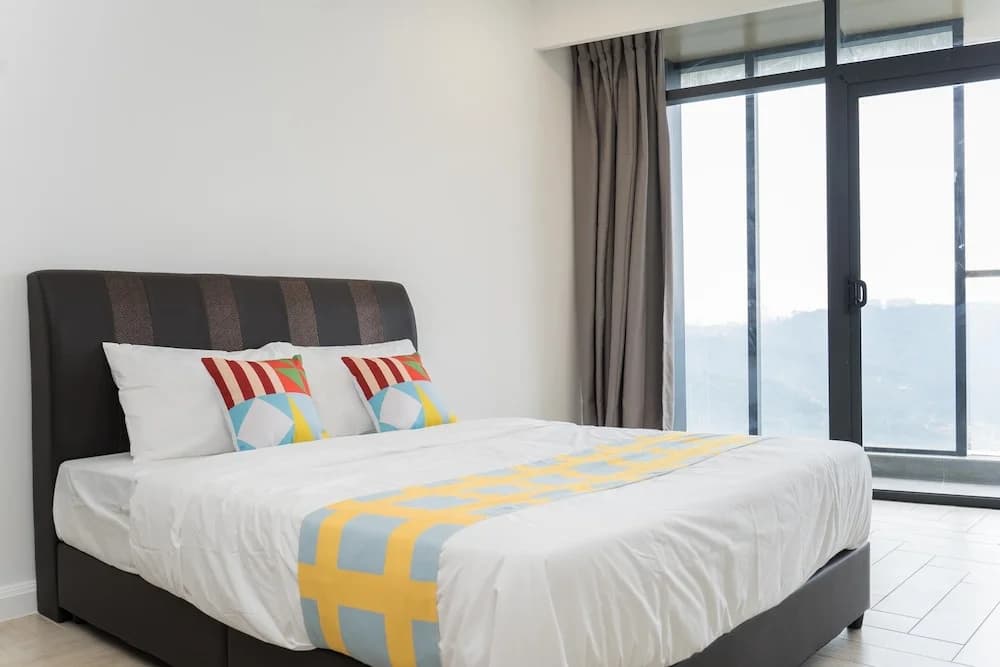 OYO Home 44050 Essential Studio Empire Marriot - photo 4