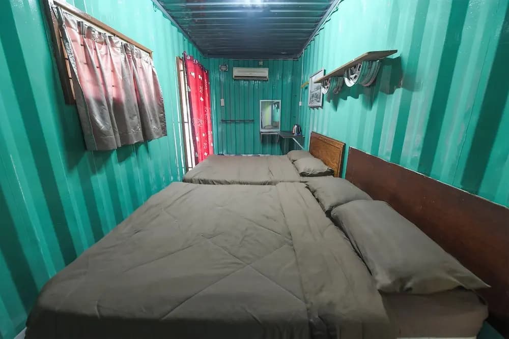 Super OYO 90579 U Inn - photo 4