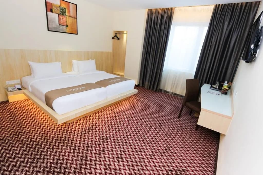 Metro Hotel - photo 28