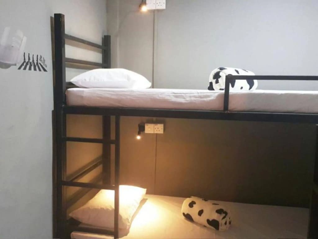 B & B @ 21 - photo 1