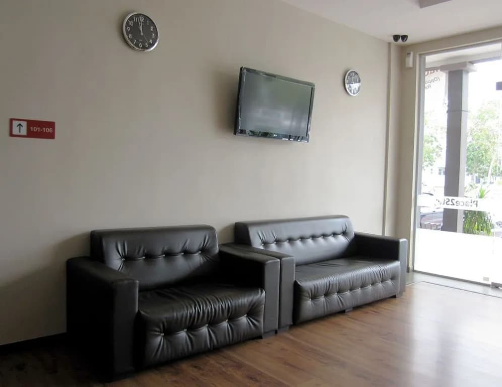 Place2Stay Hotel - photo 2