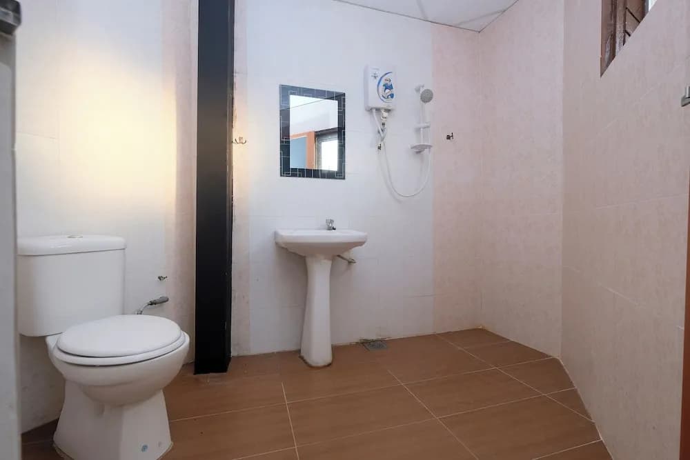 OYO 1104 Q Hotel - photo 7