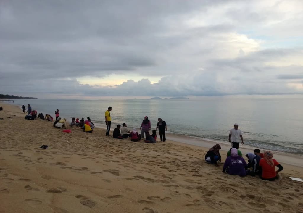 Pandan Laut Beach Resort - photo 16