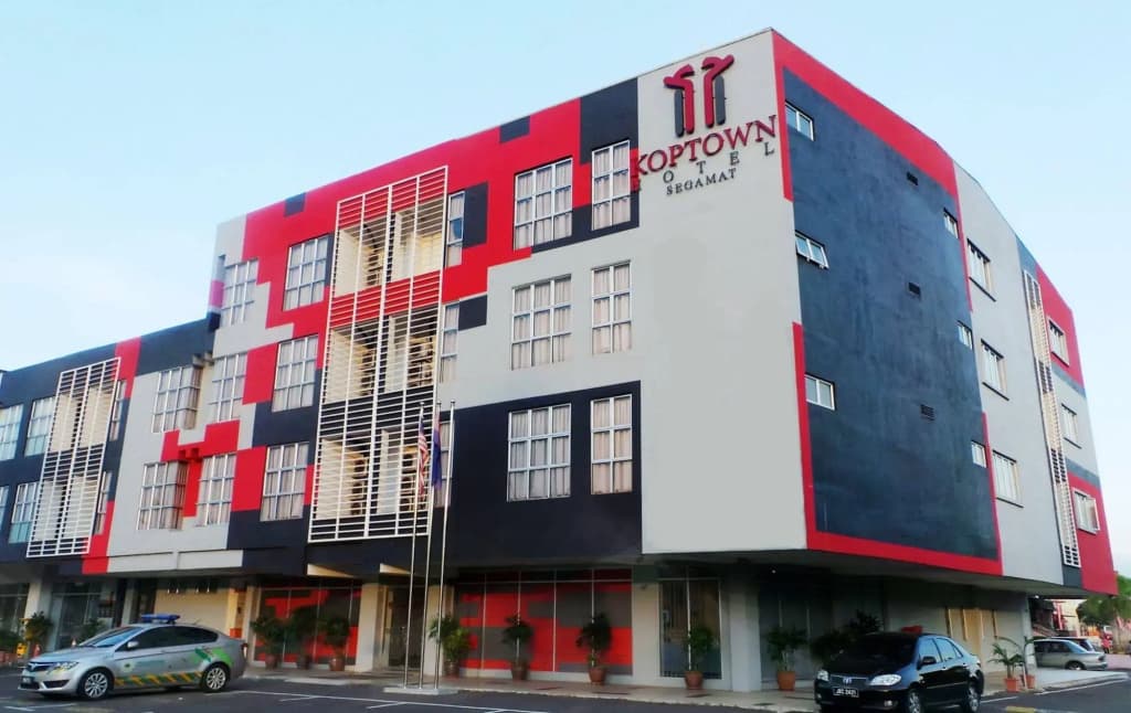 Koptown Hotel - photo 1