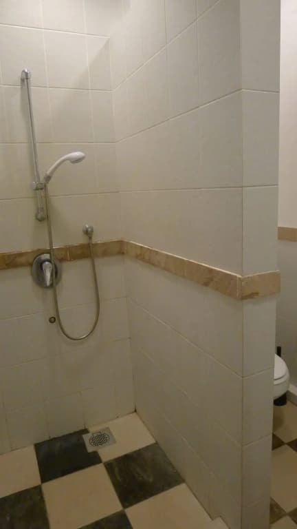Wesberly Apartments - photo 9