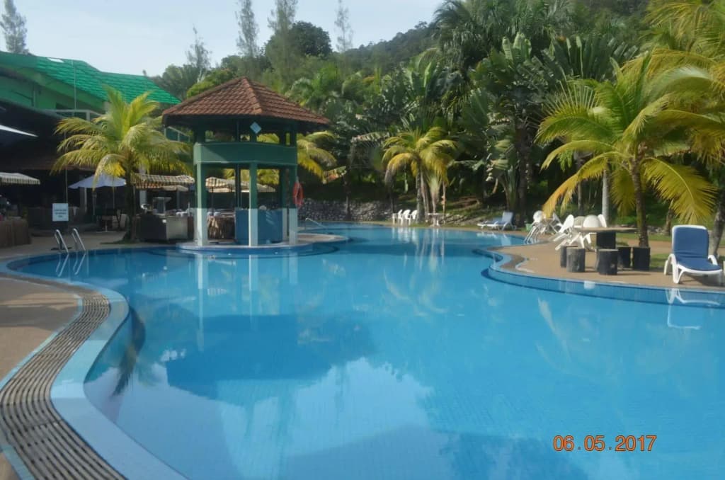 Virgo Batik Resort Teluk Batik Lumut - photo 11