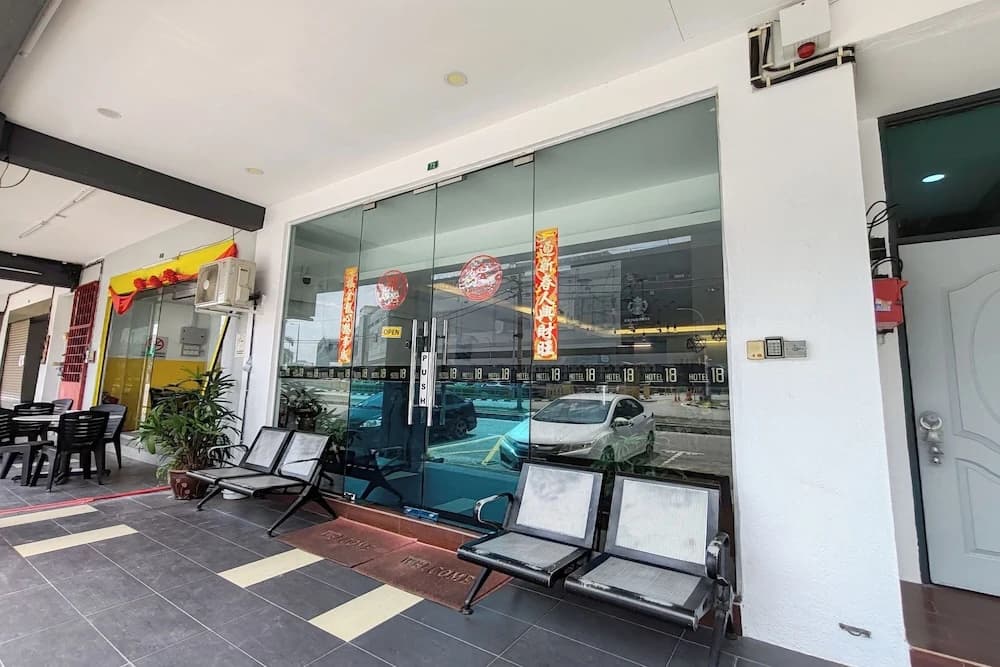 Hotel 18, Ipoh Aeon Mall - photo 19