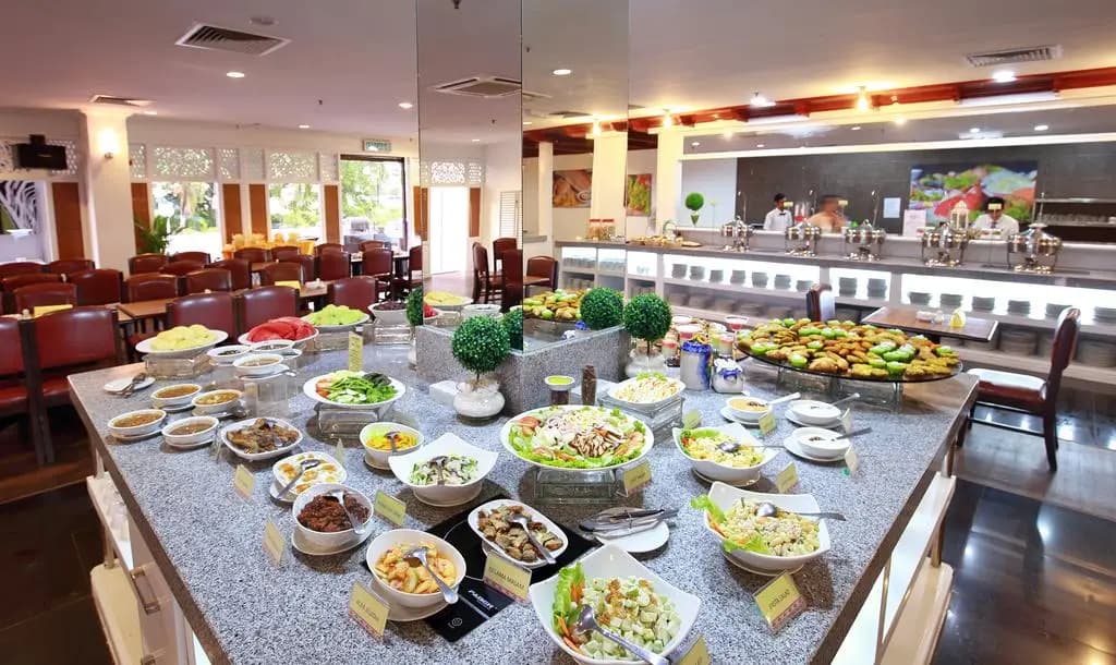 The Putra Regency Hotel - photo 10