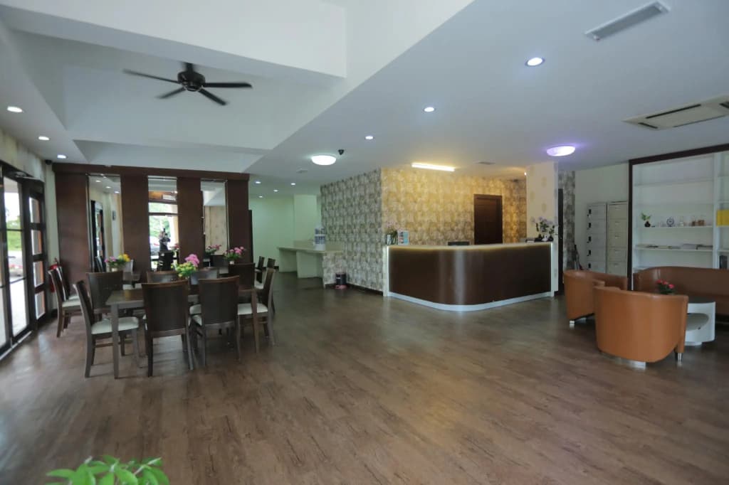 JAM Hotel Kota Warisan Near ERL Salak Tinggi Sepang - photo 11