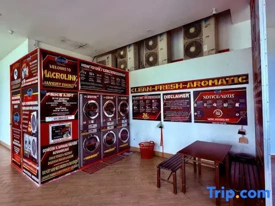 Macrolink 2B2R 7 pax Condo Medini near legoland - photo 12