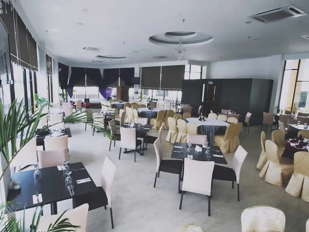 The Regency Waterfront Hotel - photo 25