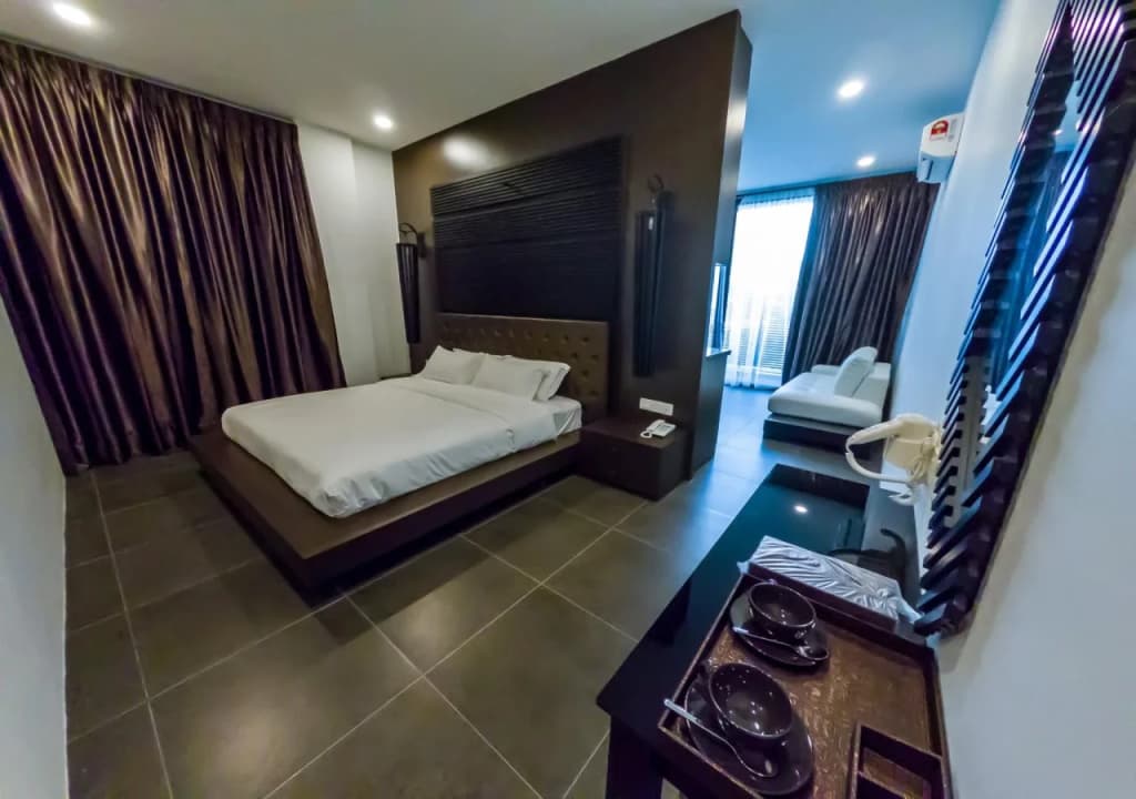 Hermitage Boutique House - photo 2