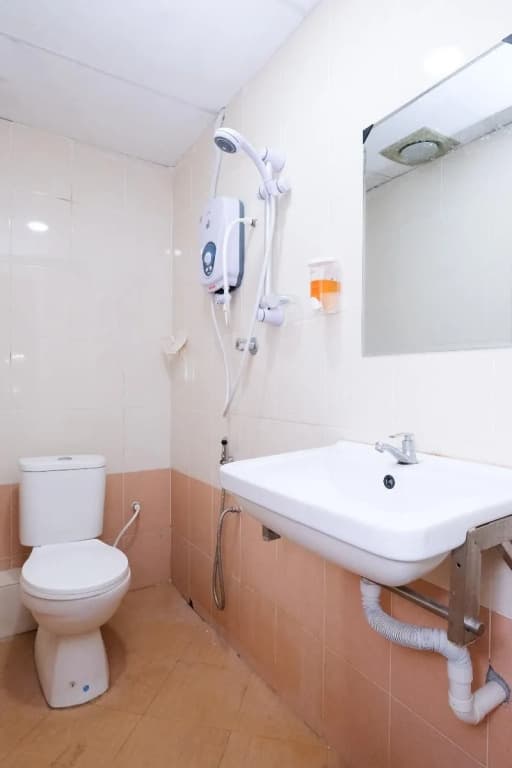 OYO 715 Mr J Hotel Kota Bharu - photo 8
