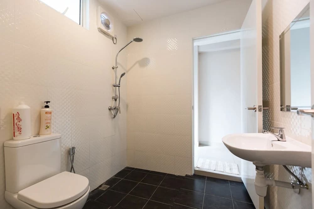 Spacious Seaview Suite - photo 7