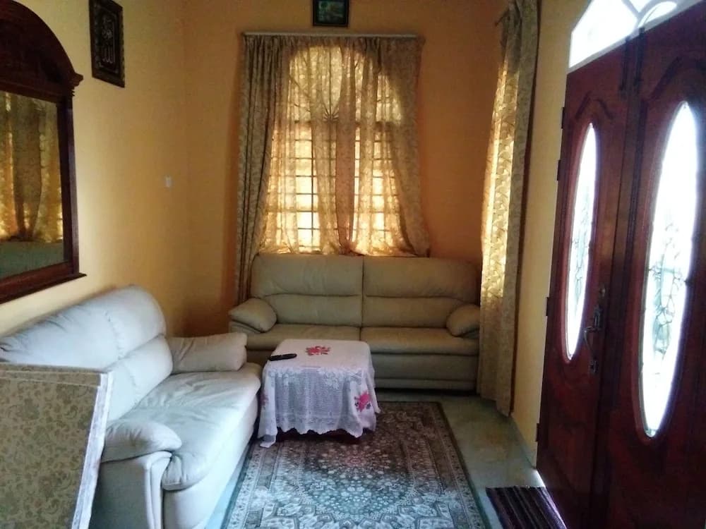 Al Islah Homestay - photo 4