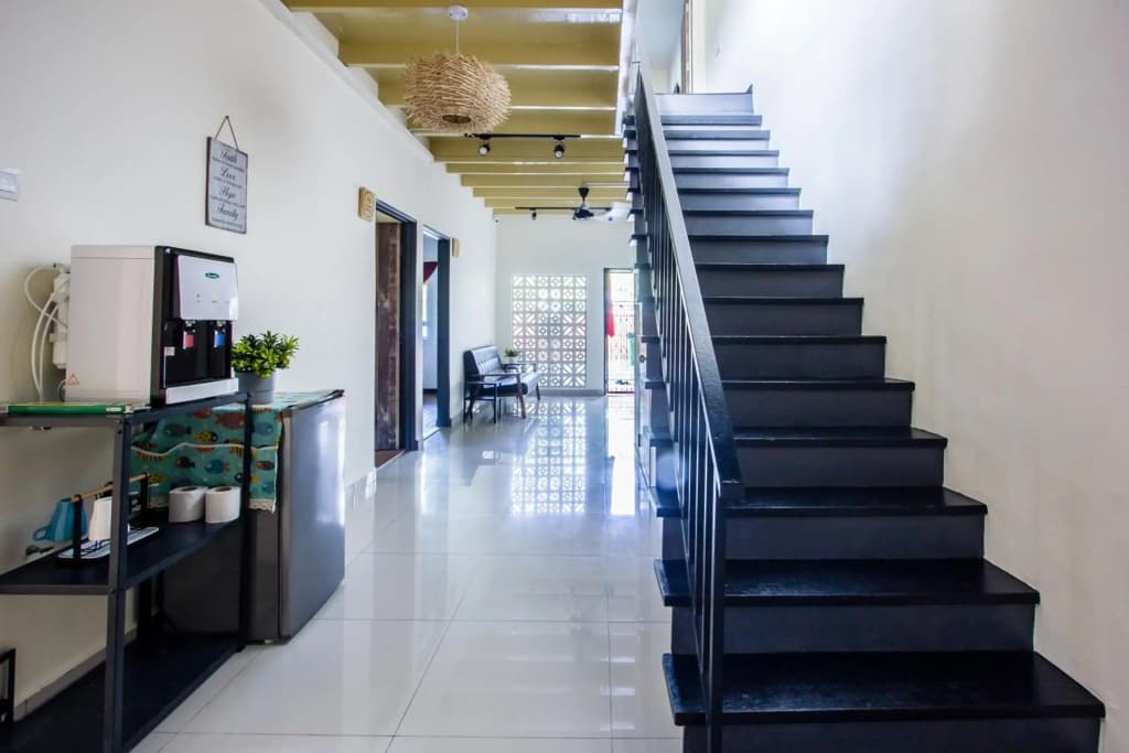 Explore 5BR Gardenhouse Retreats (Free Parking) - photo 11