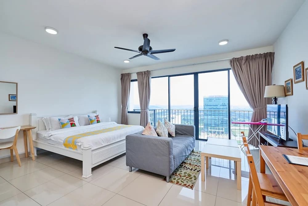 OYO Home 44001 Elegant Studio Setia Alam Trefoil - photo 2