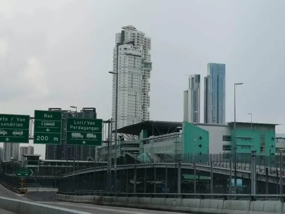 Comfy 2BR Tritower Suite Near JB Ciq, Jbcc & Capri - photo 19