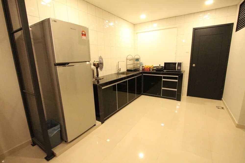Ian's 5th Home - photo 17