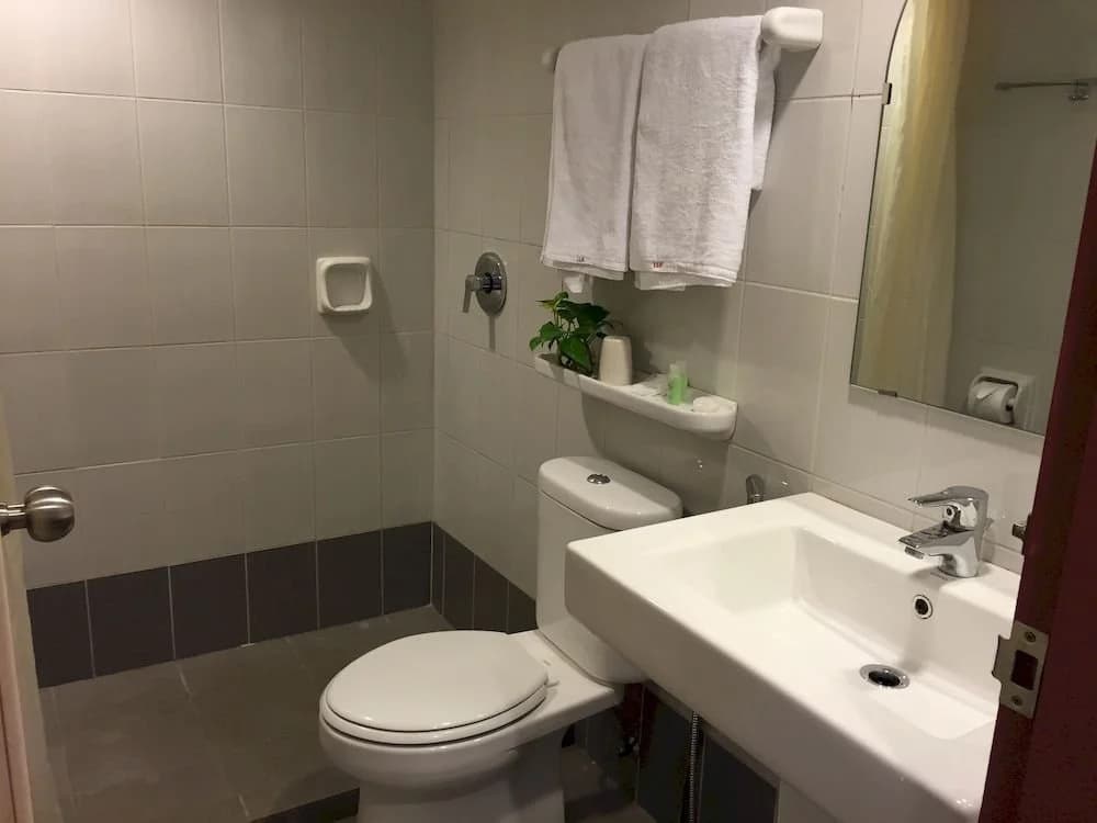 Lai Lai Hotel - photo 7
