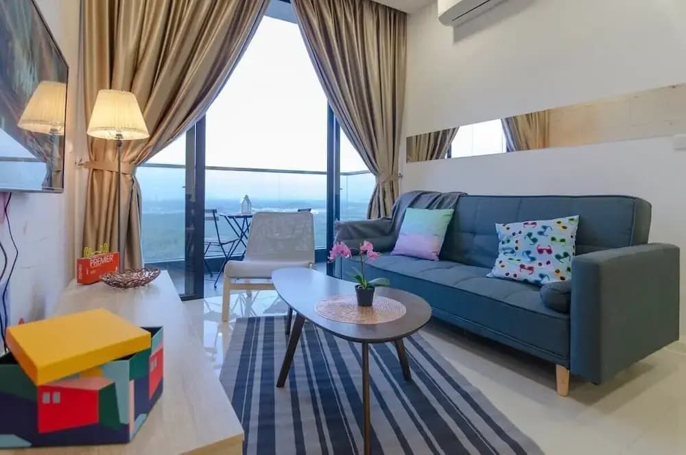 3BR D'pristine Suite Near Legoland, Stunning Views - photo 3