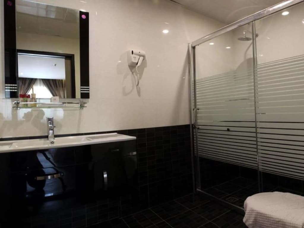Mandarin Hotel - photo 10