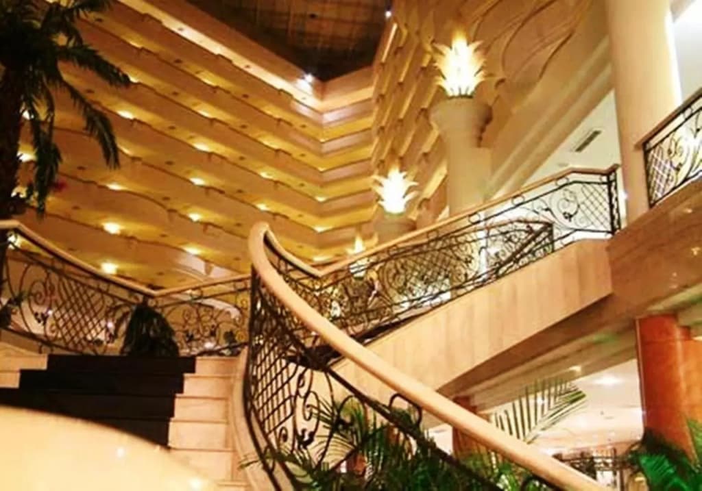 Berjaya Waterfront Hotel - photo 12