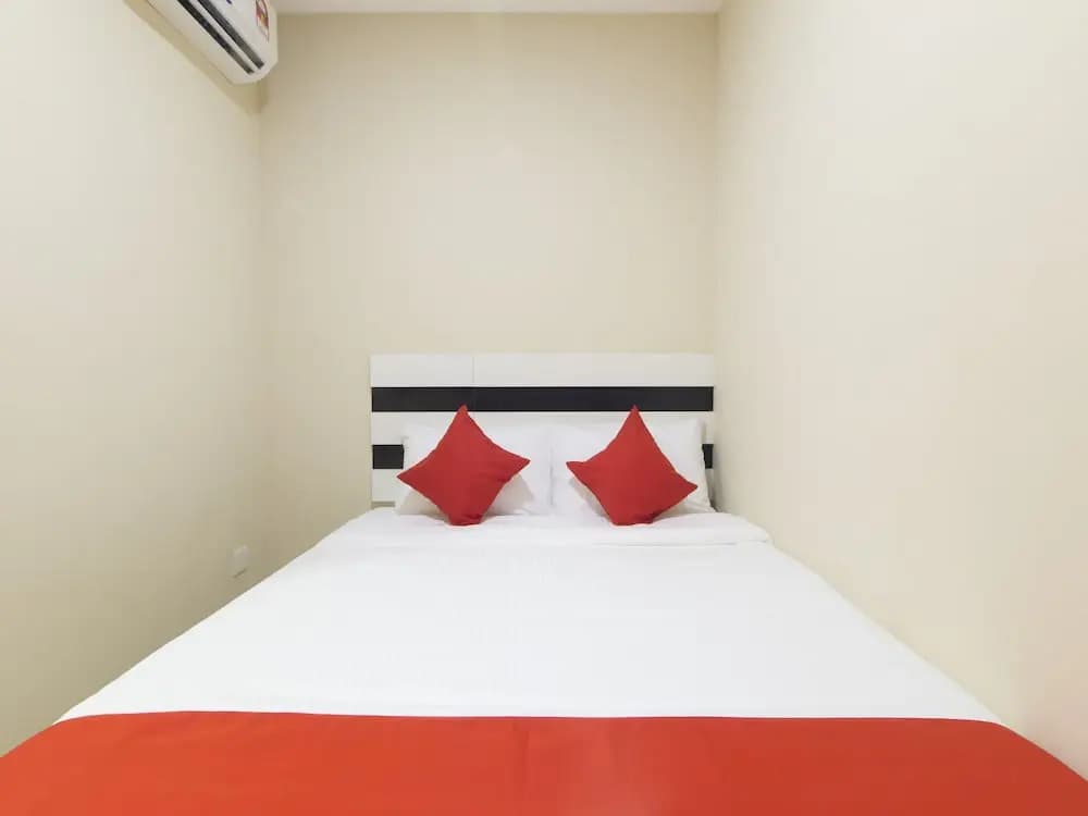 Lea Guest House & Cafe by OYO Rooms - photo 2