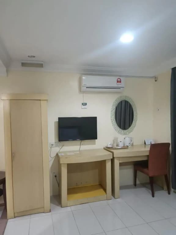 Hotel Ambassador 2 - photo 6