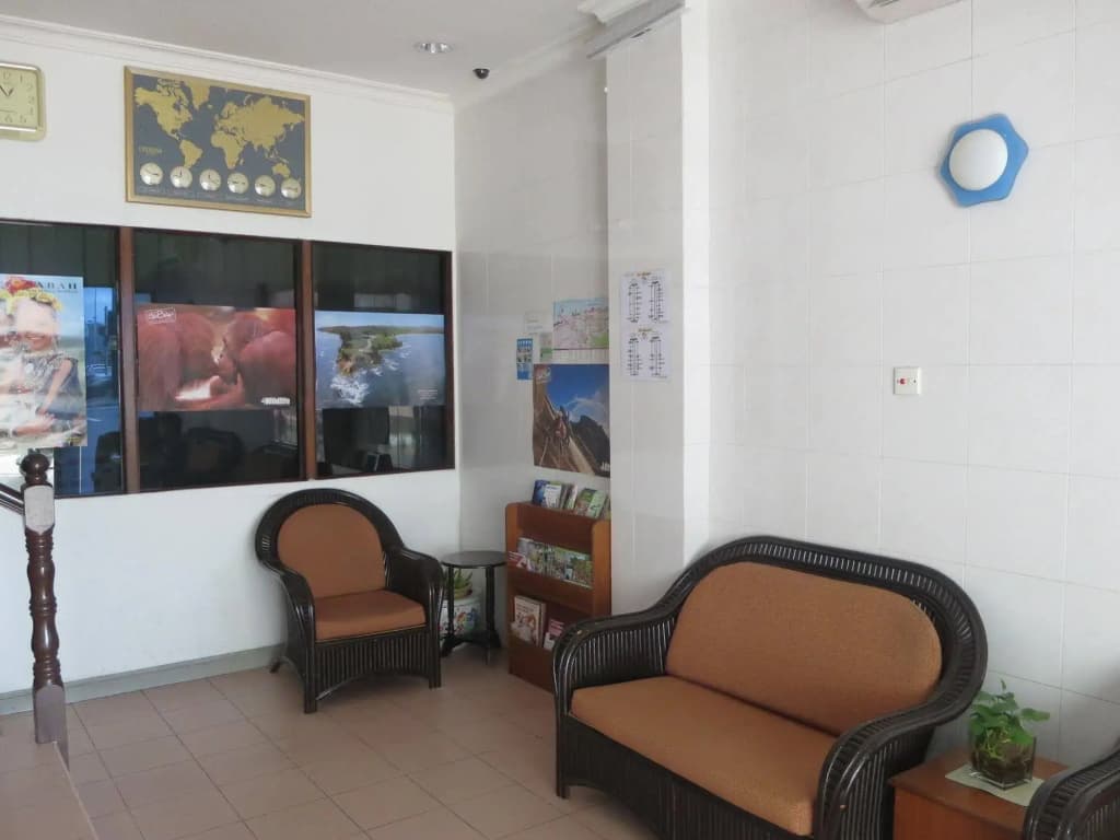 Wah May Hotel - photo 2