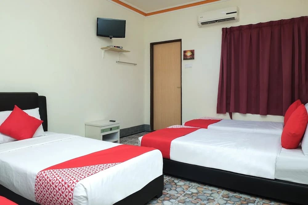 OYO 89928 Acf Guest House - photo 3