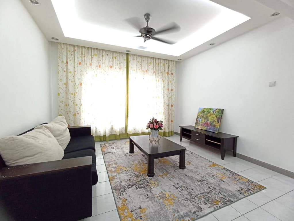 Tropika Homestay Bangi with 3 Bedrooms - photo 10