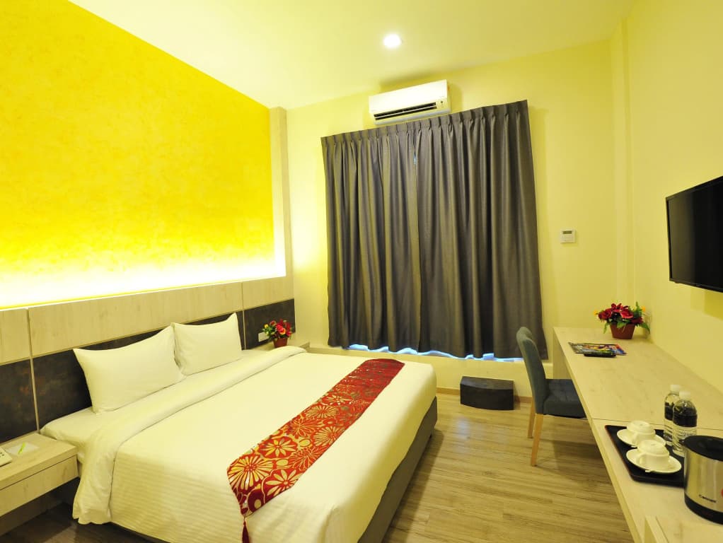 Marvelux Hotel - photo 3