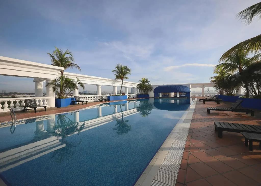 Berjaya Waterfront Hotel - photo 14