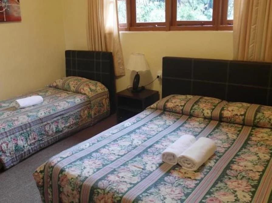 Dew Drop Inn - photo 4
