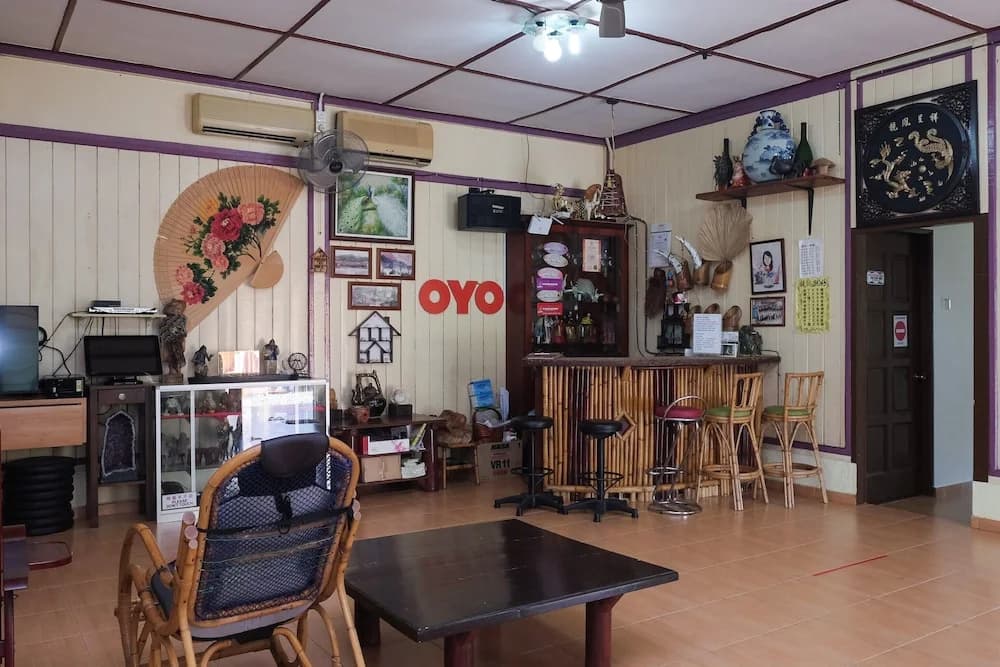 OYO 89928 Acf Guest House - photo 10