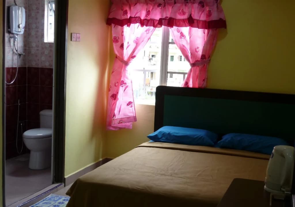 Ria Cameron Hotel - photo 3