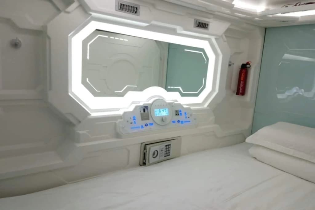 Stay With Me Capsules Hostel - photo 7