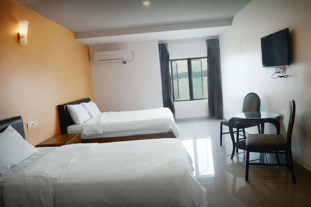 Brezza Hotel Sitiawan - photo 5