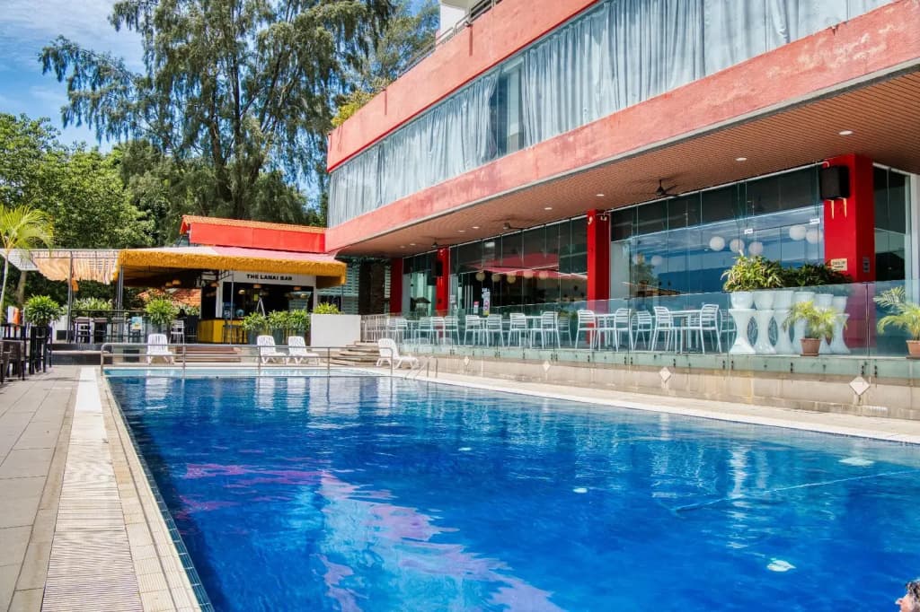 Hotel Sentral Seaview @ Beachfront - photo 10