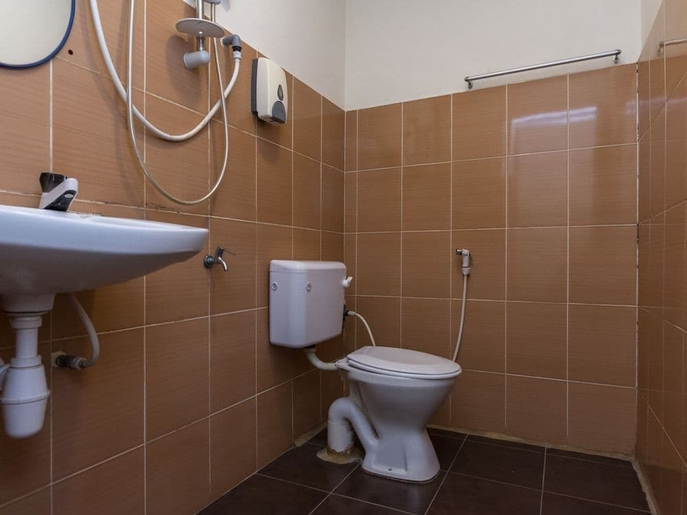 OYO 960 I Harmony Hotel - photo 8