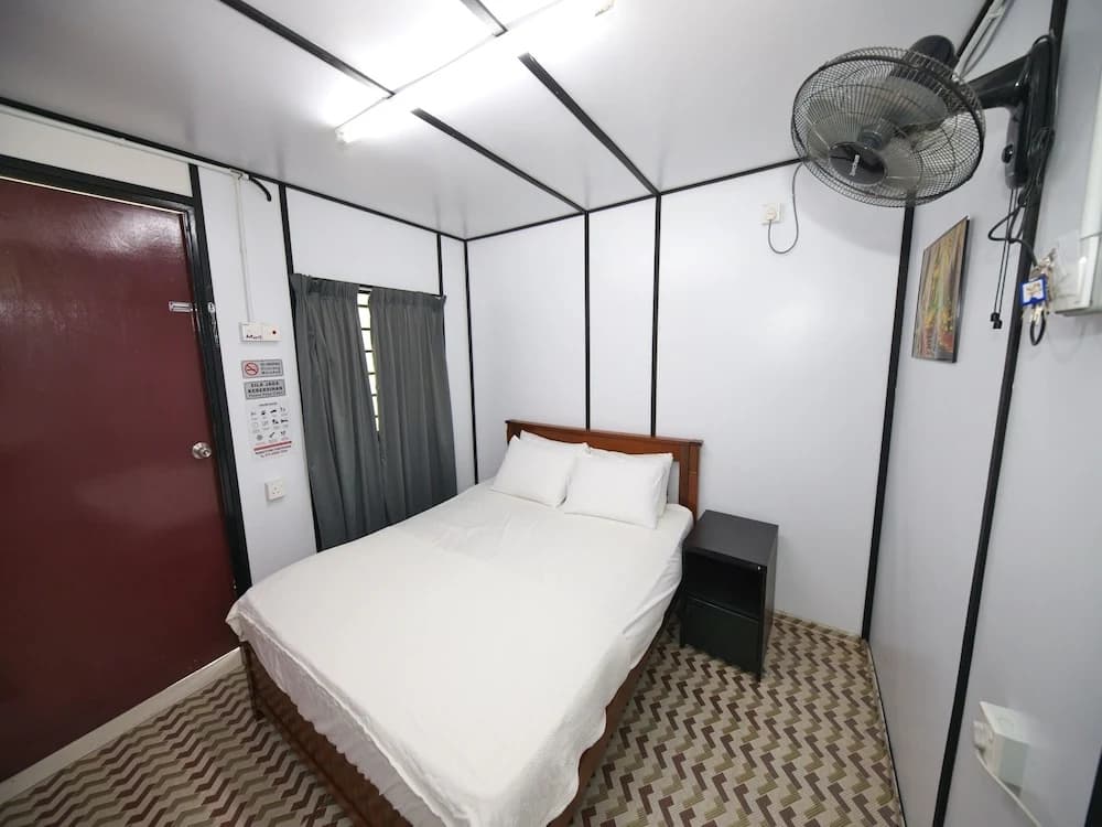 OYO 90960 Rajawali D'cabin Chalet Room - photo 7