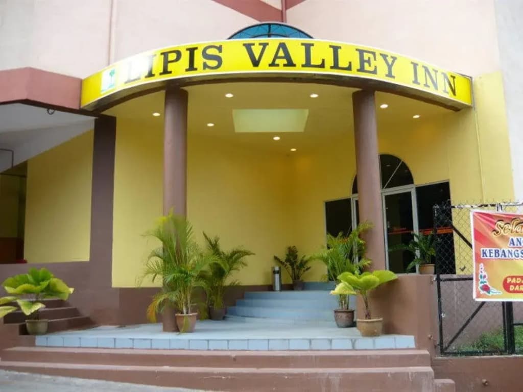 D'Valley Hotel - photo 1