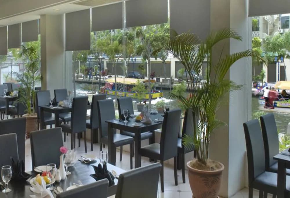 TF Riverside Hotel - photo 18