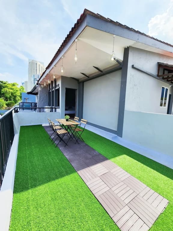 Gurney Coast Guest House by Sky Hive - photo 12
