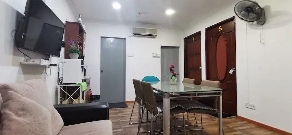 90372 Greybirds Hostel - photo 11