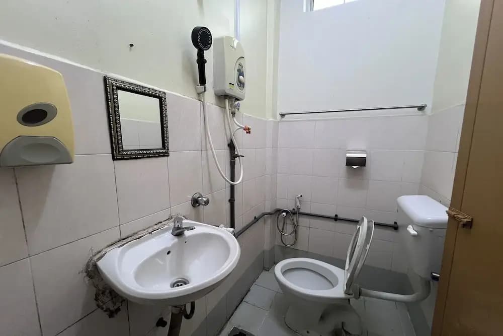 Seri Kemaman Inn, Chukai Terengganu - photo 28