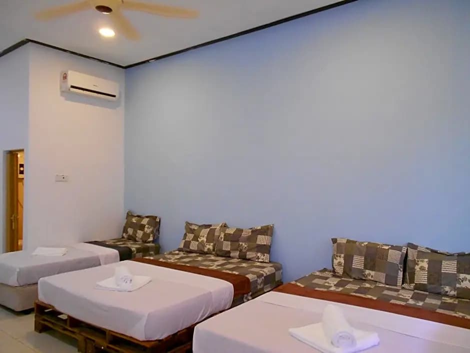 Perintis Motel Cenang - photo 1