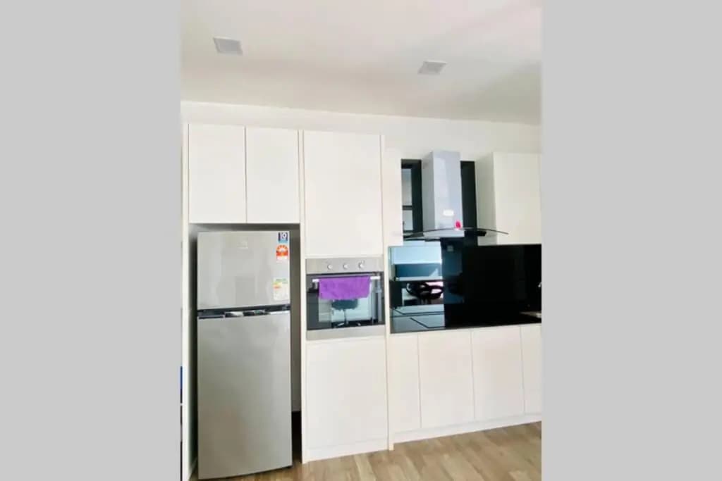 Corner Unit Landmark Residence 2, High Floor, Nice View, WiFi & Tvbox, Free Parking - photo 3