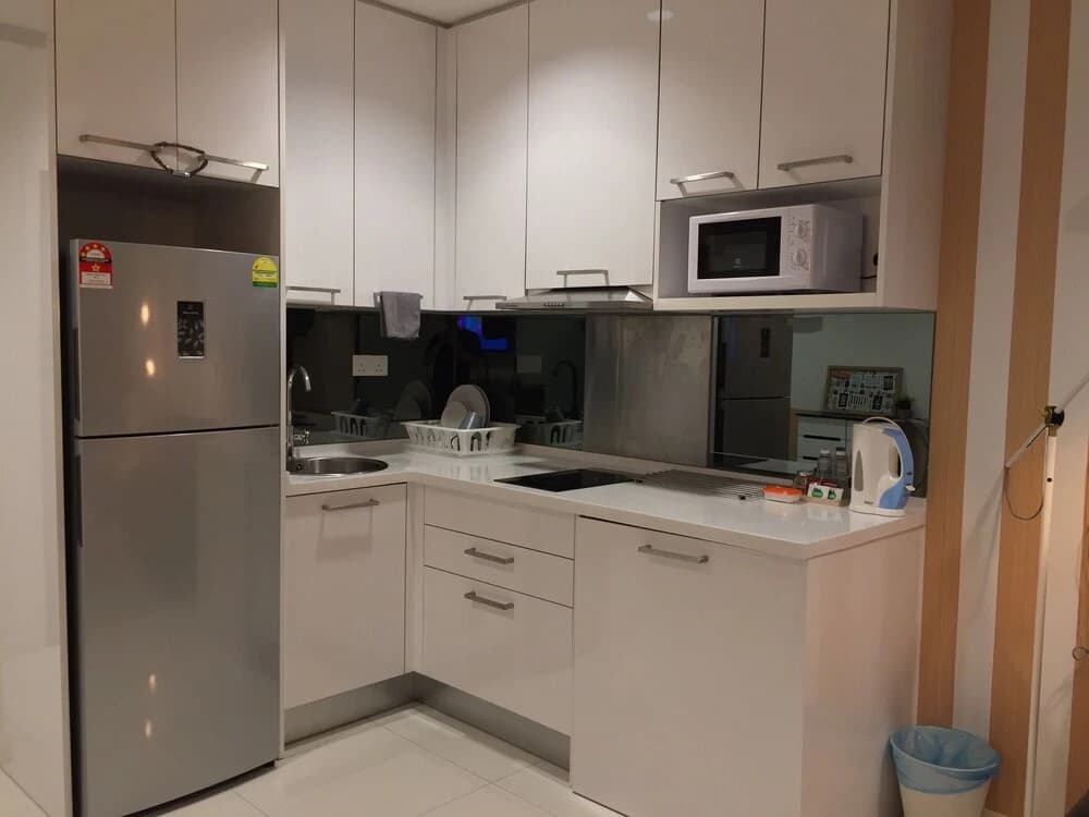 Mercu Summer Suites Freluxe Homestay - photo 14